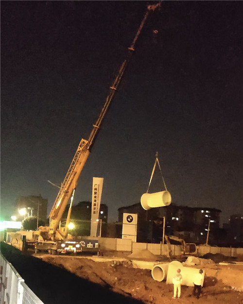 宜城市“弯臂矫正”—— 吊车的 “形变补偿” 技术